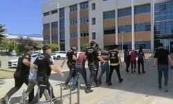 İzmir Emniyeti’nden fuhuş operasyonu: 3 kişi tutuklandı