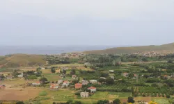 Karaburun'da deniz kenarında yemyeşil bir köy: Sadece 535 kişi yaşıyor
