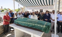 İzmir’de acı veda: Foça’nın efsane başkanının oğlu Kerem Dirim son yolculuğuna uğurlandı