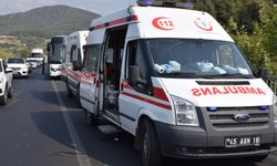 Manisa'da feci kaza: Otobüsle otomobil çarpıştı