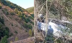 Tarım işçilerini taşıyan minibüs uçuruma yuvarlandı: 3 ölü, 18 yaralı