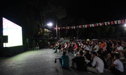 Bornova'da final heyecanı omuz omuza yaşanacak: Dev ekran kuruluyor