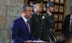 CHP'den Anıtkabir ziyareti... Özel, Ulu Önder Atatürk'e 'söz' verdi