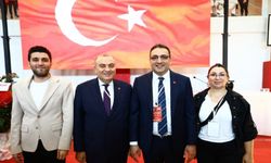 CHP Balçova İlçe Kongresi tamamlandı: Murat Aküzüm güven tazeledi