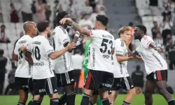 Tüpraş Stadyumu'nda nefes kesen maç: Beşiktaş, Başakşehir'i son dakikada devirdi!