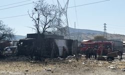 İzmir’de alevler yükseldi: Bornova’da konteyner yangını kamyona sıçradı