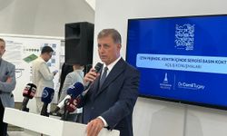 Başkan Tugay İZPA sergisinde konuştu: Sadece eleştirmekle olmaz, katılmak zorundasınız