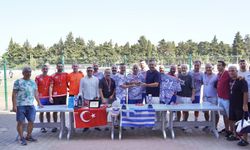 Dostluk ve kardeşlik için sahaya çıktılar: Çeşme - Sakız Master Futbol Turnuvası