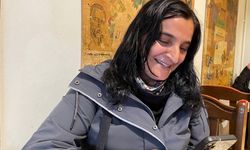 Gazeteci Fatoş Erdoğan'a soruşturma: CHP binası önünde yaptığı haberler gerekçe gösterildi