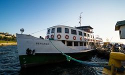 İzmir'de bu vapura binen geçmişe gidiyor: İZDENİZ'in bu körfez turu kaçmaz