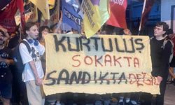 İzmirli öğrencilerden kayyum tepkisi: Kurtuluş sokakta