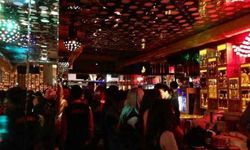 İzmir’de gece kulübü videosu sosyal medyada olay olmuştu: İki kişi gözaltında!