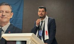 CHP Karabağlar’da olaylı kongre bitti: Gürboğa 241 delegenin oyuyla yeniden seçildi