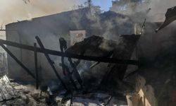 Kemalpaşa’da yangın paniği: Ev alevlere teslim oldu