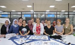 İzmirli kadınlar üreterek güçlenecek: Meslek Fabrikası'nda emek bütçeye dönüşüyor