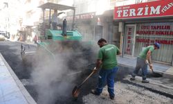 Konak'ta yollar bir bir yenileniyor: Araç ve yaya trafiği rahatlayacak