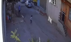 Küçük kız panikle kaçtı, mahalleli yardıma koştu: Kaçırma girişimi kamerada