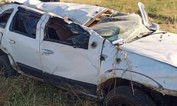 Manisa'da otomobil tarlaya uçtu: Araç hurdaya döndü