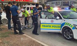 Mersin-Antalya yolunda feci kaza: Motosiklet tırın altında kaldı
