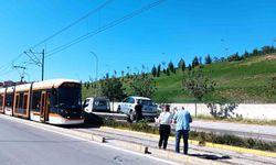 Tramvay yolunda kaza: Seferler aksadı!