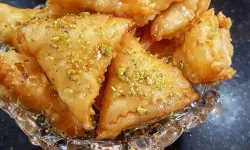 Çıtır dokusu ve şerbetiyle İzmirlilerin yeni favorisi: Samsades nasıl yapılır?