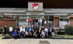 Trabzonspor taraftarları TFF binasının önünde: Ferhat Gündoğdu’yu derhal istifaya davet ediyoruz