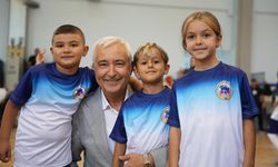 Kemalpaşa’da miniklerin formaları başkan amcalarından