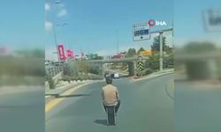 Trafikte ilginç görüntüler: Valizle yolculuk yaptı