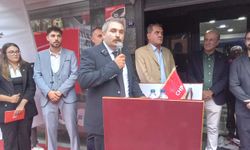 CHP Konak’ta Orçun Altanhan’dan miting gibi adaylık açıklaması: Örgütümüzle omuz omuza başaracağız