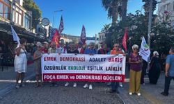 Foça’da abluka eylemi: Darbeye karşı demokrasi barikatı kuruyoruz