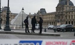 Louvre Müzesi soyguncularının kaçma anı ortaya çıktı