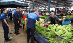 Buca’da zabıta ekipleri denetim için sahada
