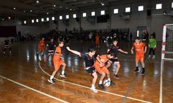 Cumhuriyet coşkusu sürüyor: Çiğli’de futsal turnuvası