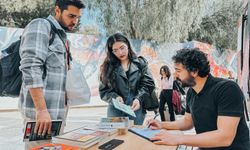 Gezici Kütüphane, Ege Üniversitesi metro durağında öğrencilerle buluşuyor