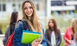 İzmir Büyükşehir'den gençlerin dil öğrenimine destek: 5 ayrı dilde kurs açılıyor