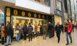 Altın rekor kırdı: Kuyumcularda kuyruk oluştu