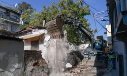 İzmir'de tehlike altındaki binalar belirlendi: İlk yıkımlar gerçekleşti, metruk yapılar tarihe karışıyor