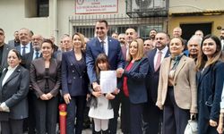 CHP İzmir’de yeni dönem: Güç mazbatasını aldı