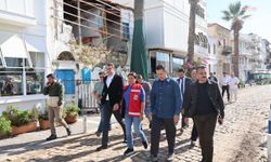 CHP heyeti’nden Foça’ya dayanışma ziyareti: Selden etkilenenlerle bir araya geldiler