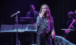Yıldız Tilbe’nin sahnedeki hareketi çok konuşuldu