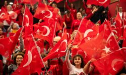 Güzelbahçe’de 102. Yıl coşkusu kortej ve konserle kutlandı