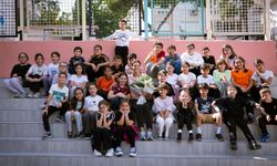 Eski tenisçi İpek Soylu Şemin, İzmir’de gençlerle tenis oynadı