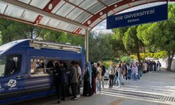 İzmir’de anne eli değmiş gibi: Ücretsiz yemek dağıtımı sürüyor