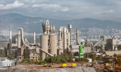 İzmir’de mahkemelik olmuştu: Çimentaş planları yeniden Meclis’te!