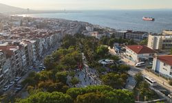 İzmir'in kalbinde büyük dönüşüm: Yenilenen park Konak’a nefes aldırdı, velilerin uğrak noktası oldu