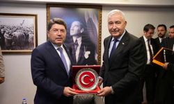 Adalet Bakanı Tunç’tan Kemalpaşa Belediye Başkanı’na dikkat çeken ziyaret