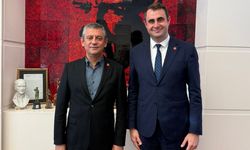 CHP İzmir İl Başkanı Çağatay Güç, Özgür Özel’i genel merkez’de ziyaret etti