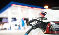 Türkiye'de 600'den fazla akaryakıt istasyonu bulunan petrol devi satışa çıkarıldı