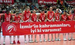 Voleybolun yıldızlarından İzmir'in kahramanlarına teşekkür: İyi ki varsınız