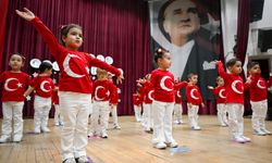 Bornova’da minikler Cumhuriyet’i kutladı